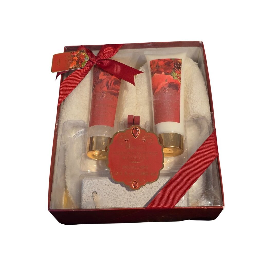 Lila Grace Luxury Slipper Bath Set With Foot Scrub & Cream